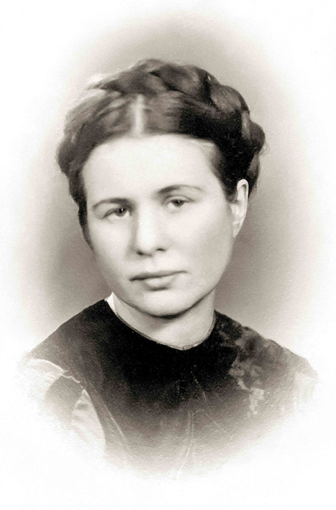 A sepia photo of a young Irena Sendler, in Warsaw, circa 1930.