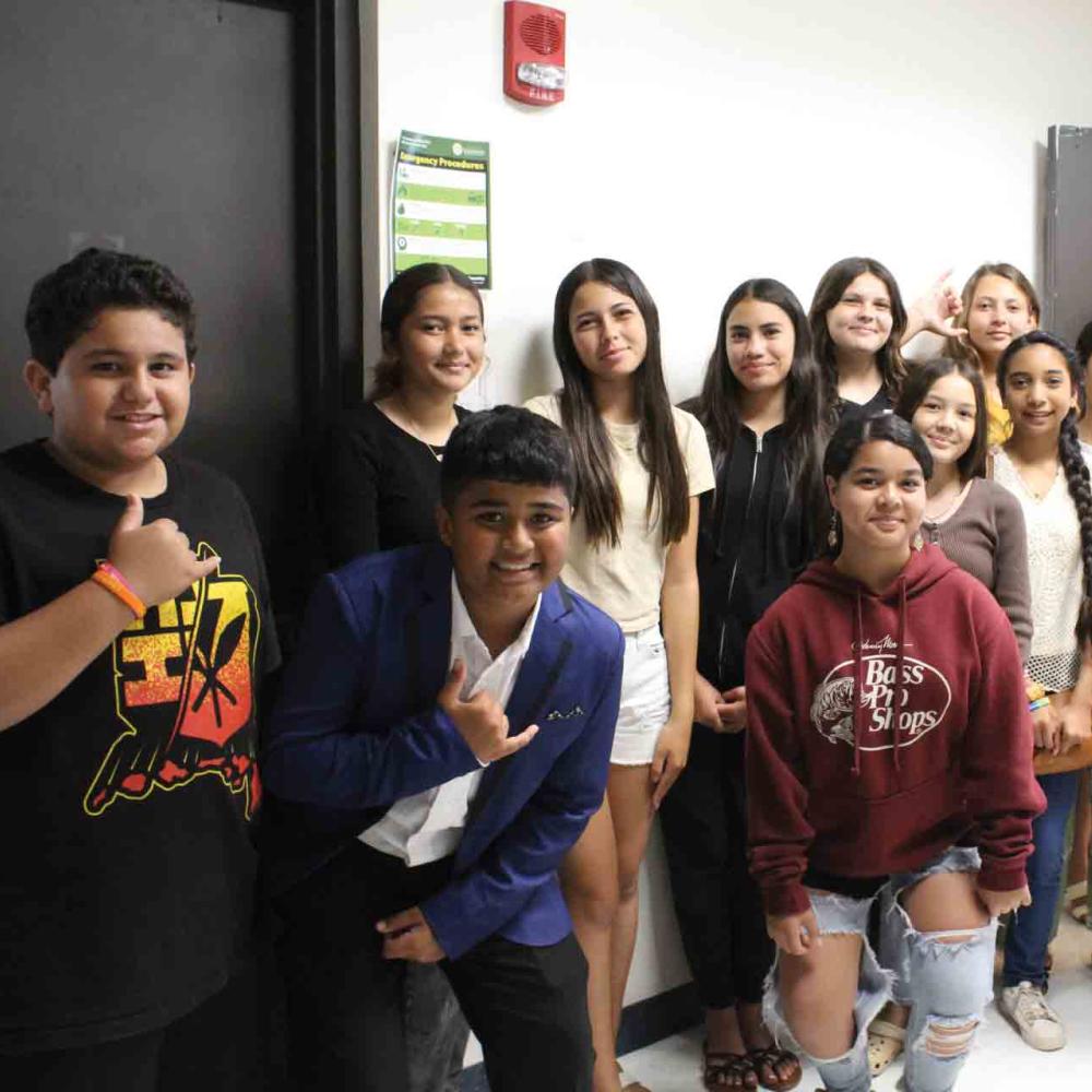 A group of Hawaiian students pose for National History Day.