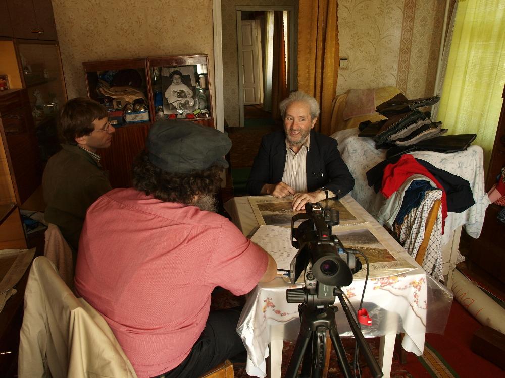 Dov-Ber Kerler and Jeffrey Veidlinger interviewing Nukhim Gvinter