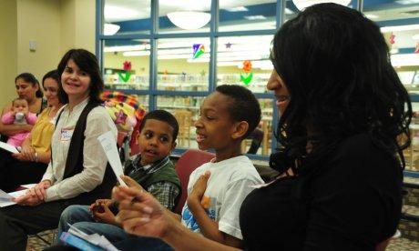 Unidos: Charlas de libros para niños y padres, program participants.