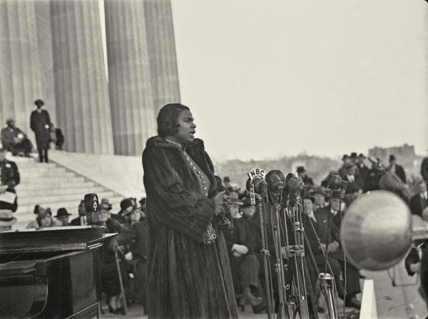 Marian Anderson singing at the Lincoln Memorial